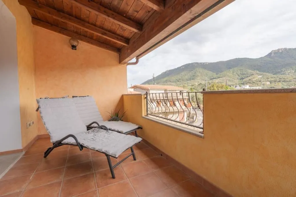 Apartamento Fewo Mit Einmaligem Bergpanorama Torpè