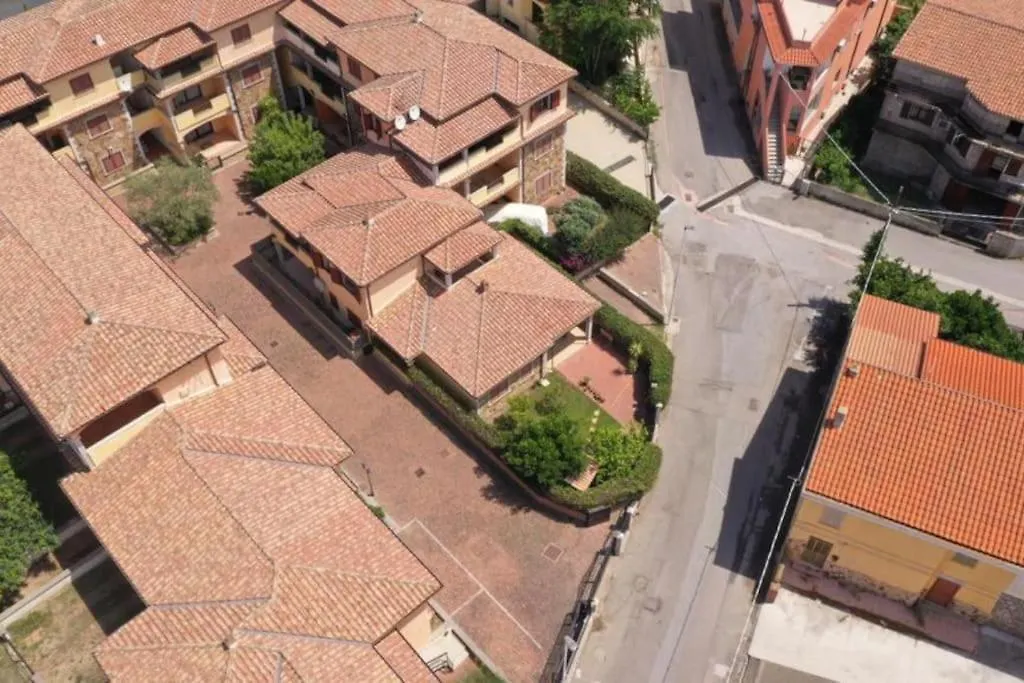 Apartamento Fewo Mit Einmaligem Bergpanorama Torpè